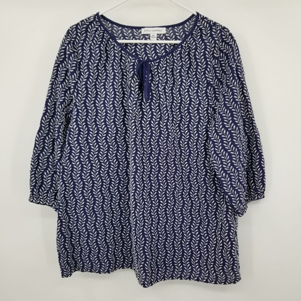 Emily Daniels Navy Blue and White Embroidered‎ Floral Print Blouse 2X